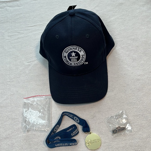NWT Guinness World Records LOT of 3 Ballcap HAT Lanyard Metal Lapel Pin Official - Picture 17 of 17
